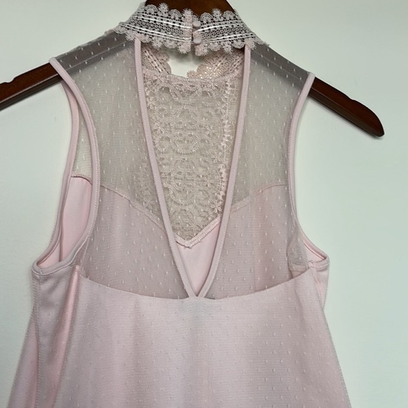 Express Tank Light Pink.  Size XS.  Excellent condition. - Picture 3 of 5